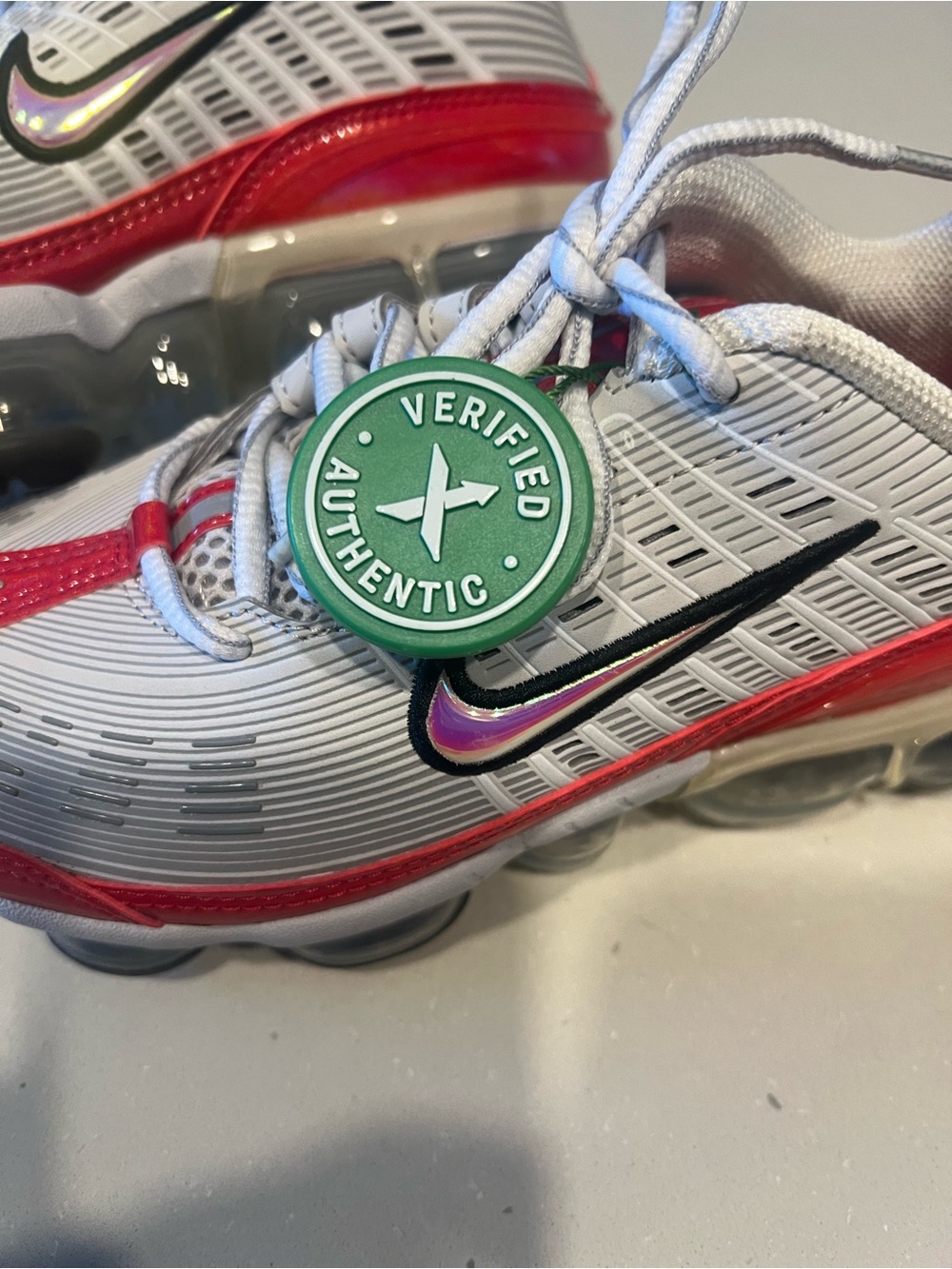 NEW Nike Kids White and Red Air-Style Sneakers, Vapor Max 360.